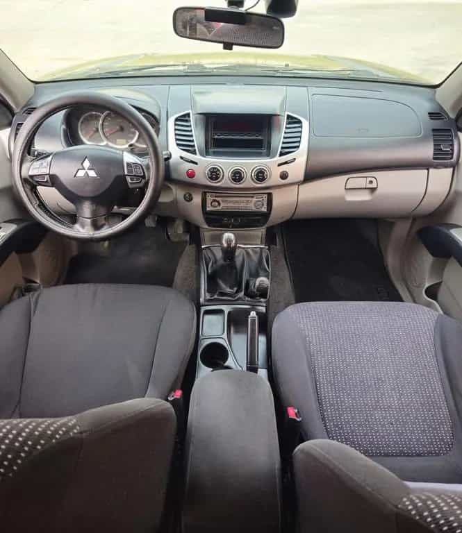 Mitsubishi L200 2.5 DI-D/178CV DC Intense Plus 04/2010-photo-9