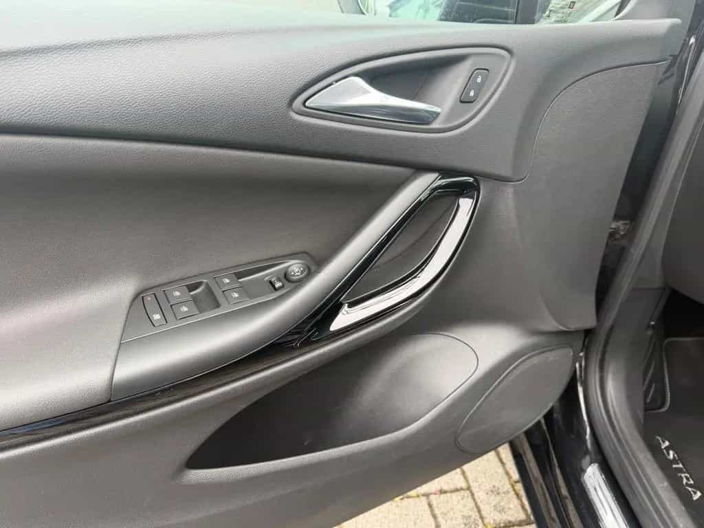 Opel Astra K Sports Tourer 1.4 Turbo Ultimate/Leder 03/2018-photo-16