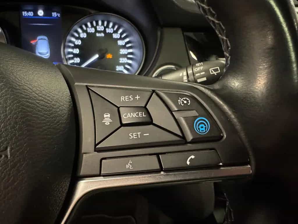 Nissan Qashqai Pano LED Bose CarPlay 360° ACC Keyless 08/2020-photo-17
