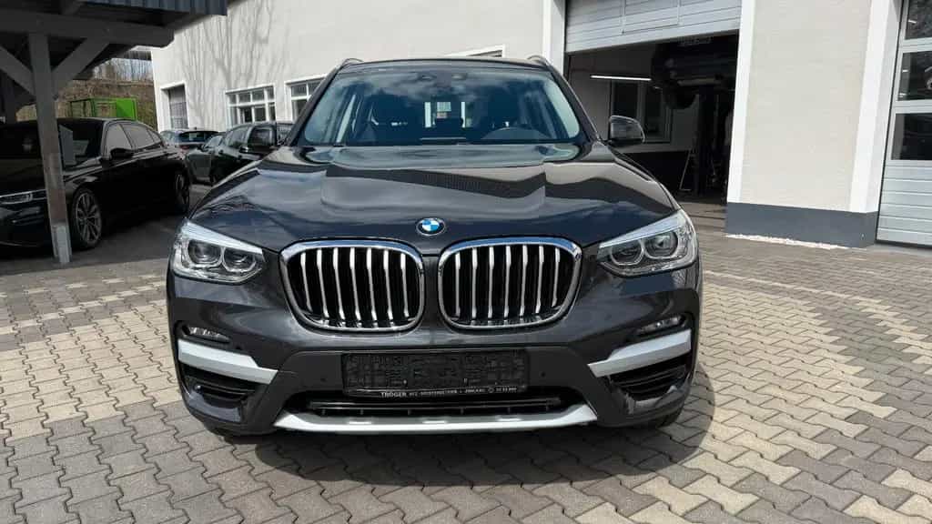 BMW X3 xDr xLine LED Autom Navi Temp Lenk Heizng 09/2020-photo-1