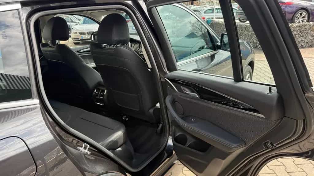 BMW X3 xDr xLine LED Autom Navi Temp Lenk Heizng 09/2020-photo-9