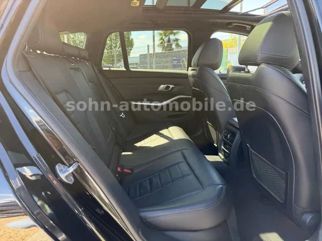 BMW 3 Series 320i Touring M-Sport Panorama/Laser/HUD/AHK/RFK 02/2020-photo-24