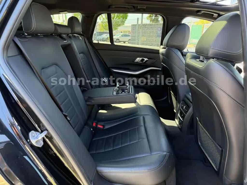 BMW 3 Series 320i Touring M-Sport Panorama/Laser/HUD/AHK/RFK 02/2020-photo-25