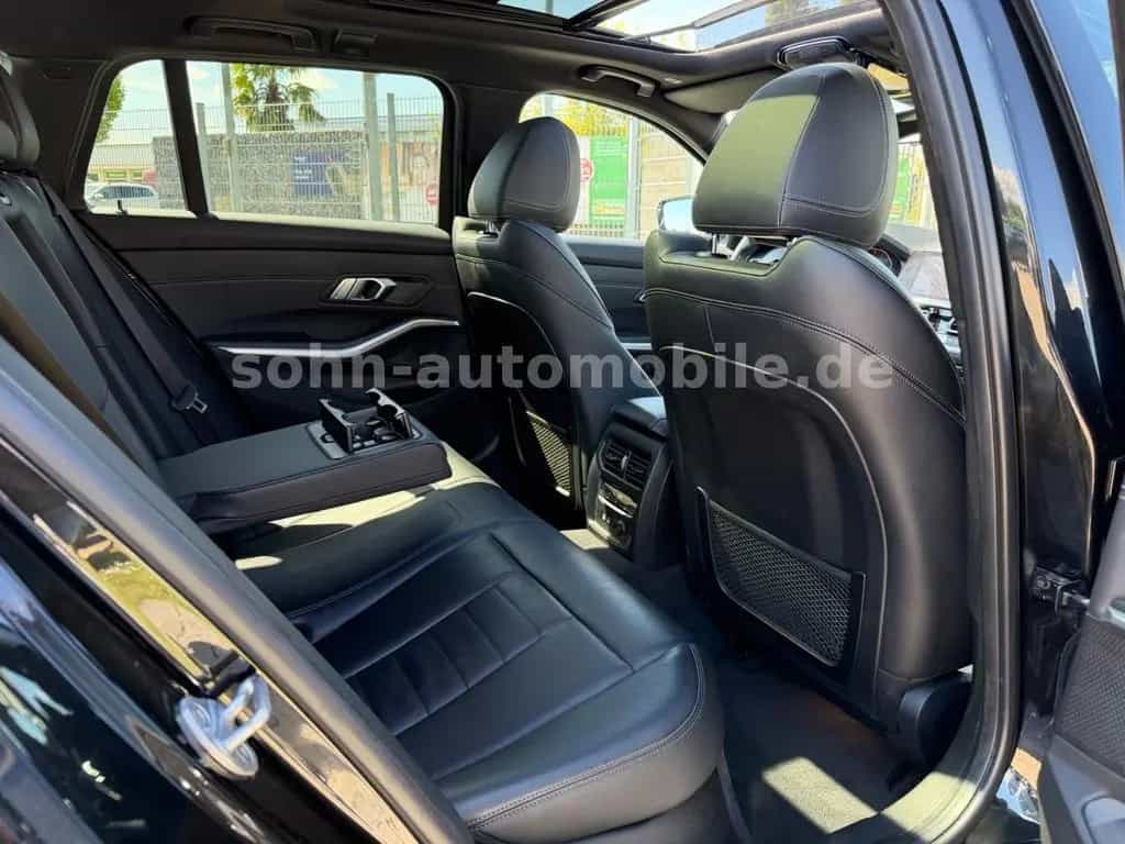 BMW 3 Series 320i Touring M-Sport Panorama/Laser/HUD/AHK/RFK 02/2020-photo-26