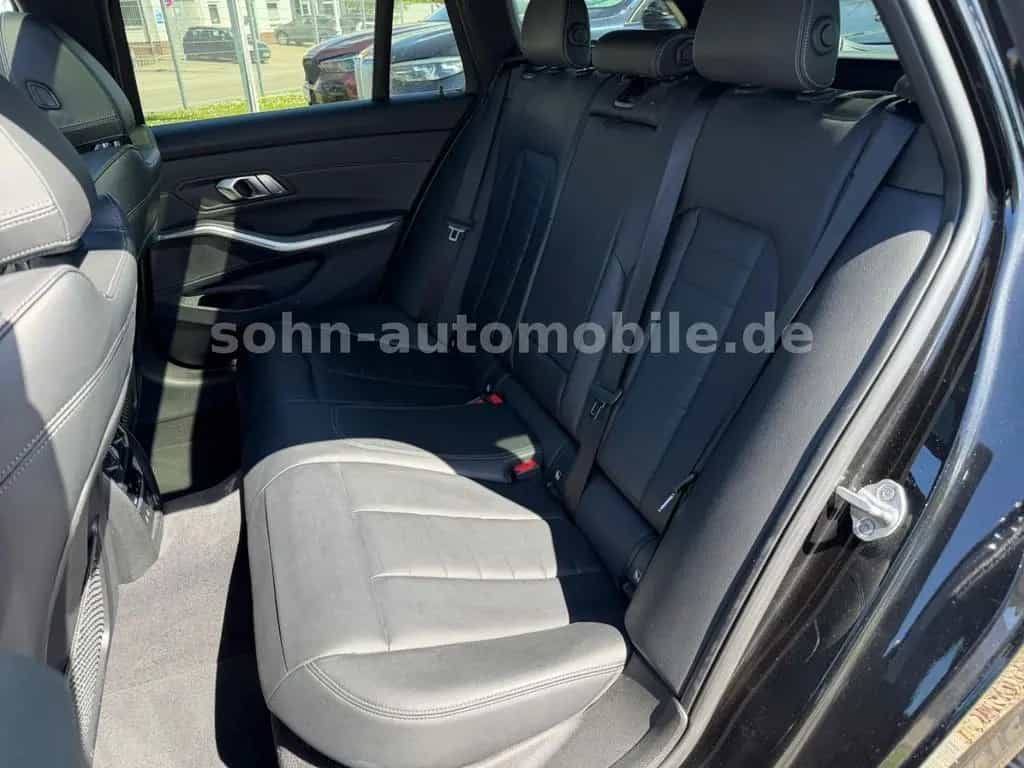 BMW 3 Series 320i Touring M-Sport Panorama/Laser/HUD/AHK/RFK 02/2020-photo-28