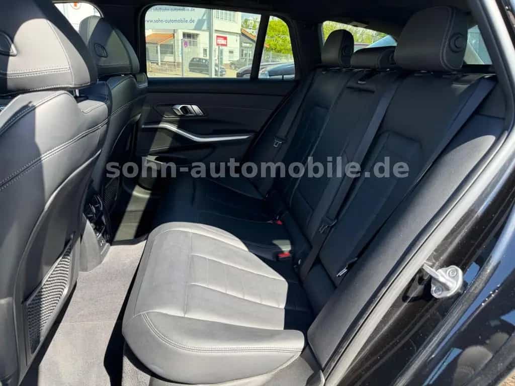 BMW 3 Series 320i Touring M-Sport Panorama/Laser/HUD/AHK/RFK 02/2020-photo-29