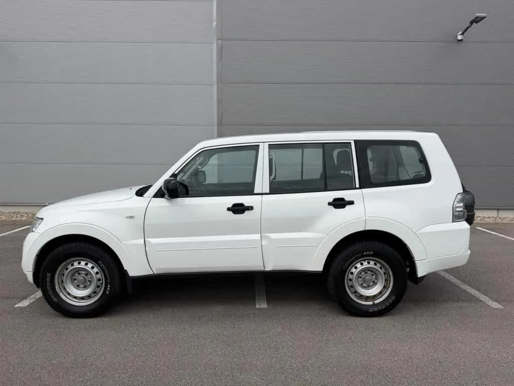 Mitsubishi Pajero 3.2 DI-D Inform Diesel AHK 03/2014-photo-1