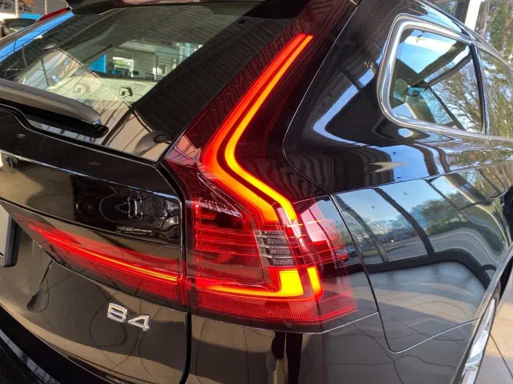 Volvo V90 Kombi B4 DAB+TOTWINKEL+AHK+LEDER+NAVI+AUT. 06/2022-photo-9