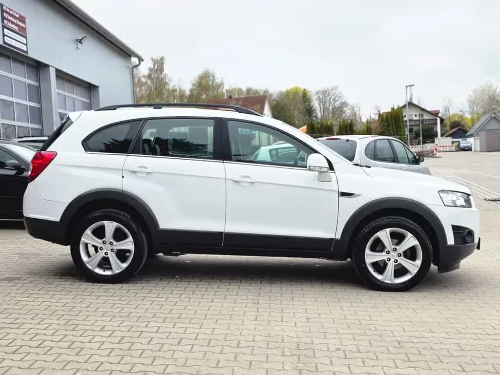 Chevrolet Captiva 2.2 D LT |7 SITZER|NAVI|TEMPOMAT|KAMERA 02/2012-photo-4