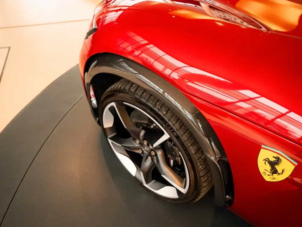 Ferrari Purosangue ATELIER*Panoramadach*Carb*Rundumsicht 08/2024-photo-12