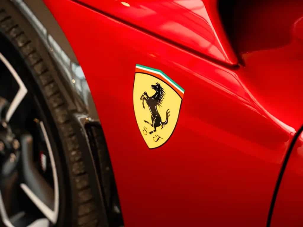 Ferrari Purosangue ATELIER*Panoramadach*Carb*Rundumsicht 08/2024-photo-14