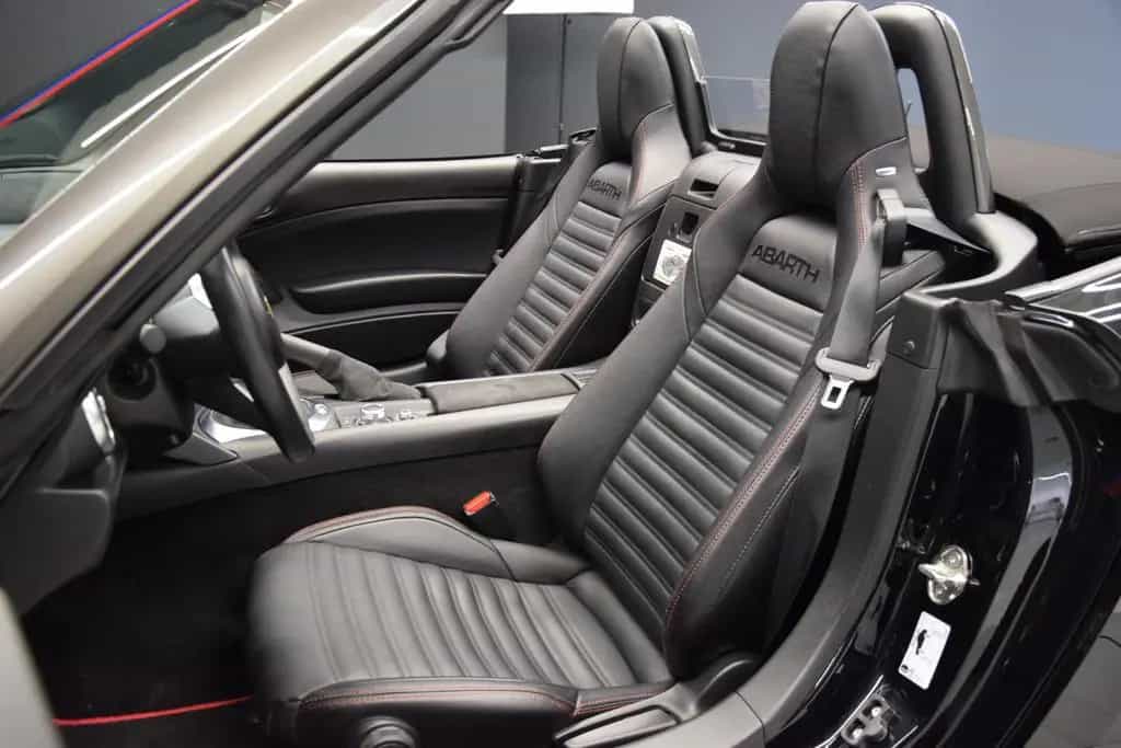 Abarth 124 Spider Turismo Leder Bose PDC Radio+ 10/2016-photo-17