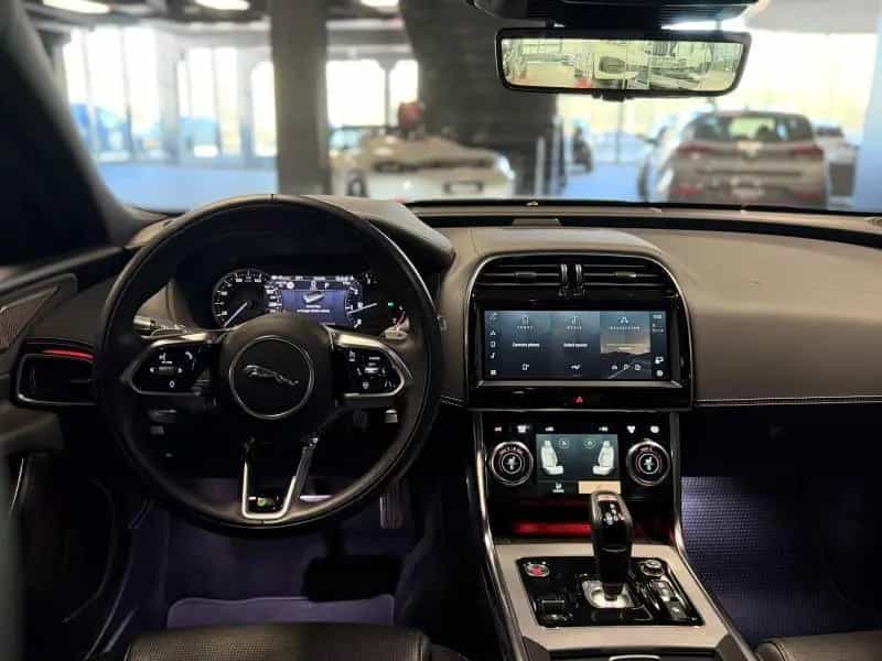 Jaguar XE R DYNAMIC P300 AWD 07/2022-photo-11