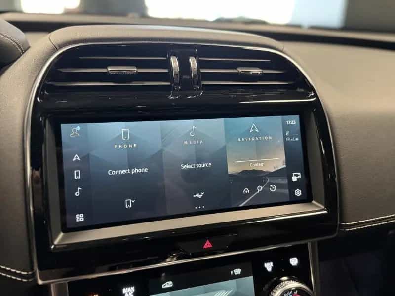 Jaguar XE R DYNAMIC P300 AWD 07/2022-photo-14