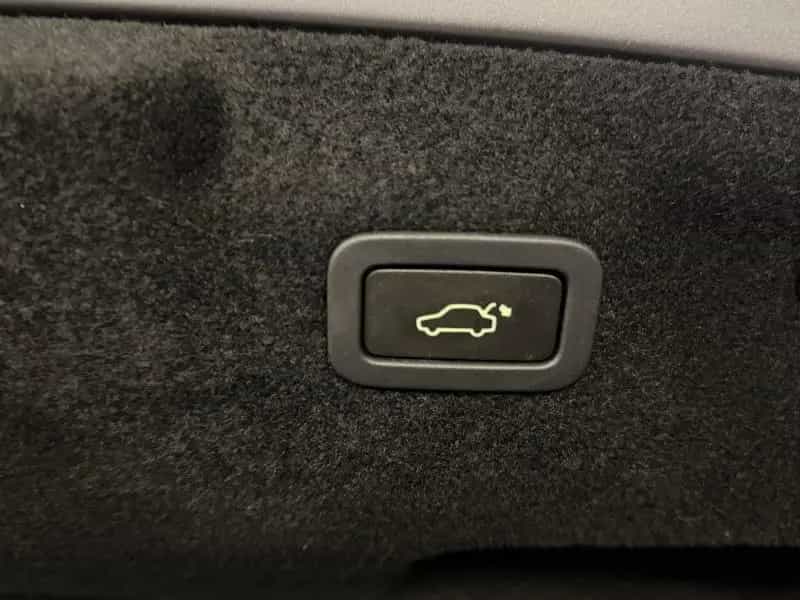 Jaguar XE R DYNAMIC P300 AWD 07/2022-photo-20