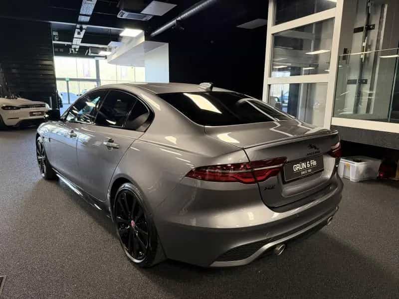 Jaguar XE R DYNAMIC P300 AWD 07/2022-photo-4