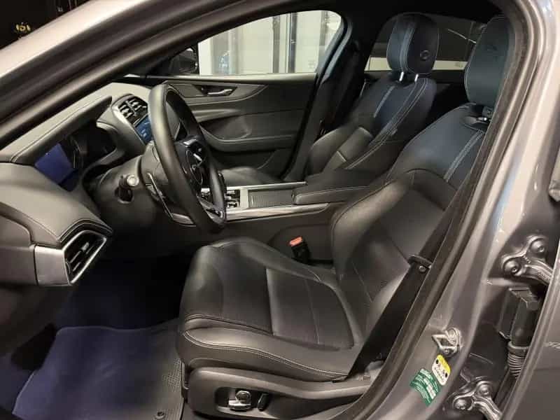 Jaguar XE R DYNAMIC P300 AWD 07/2022-photo-6