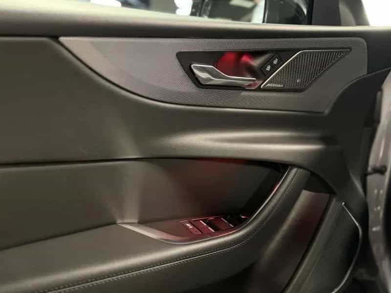 Jaguar XE R DYNAMIC P300 AWD 07/2022-photo-7