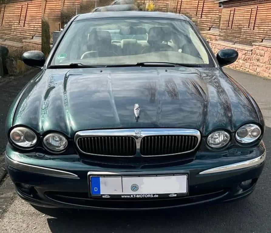 Jaguar X-Type 2,5 Liter V6 Executive 04/2002-photo-0