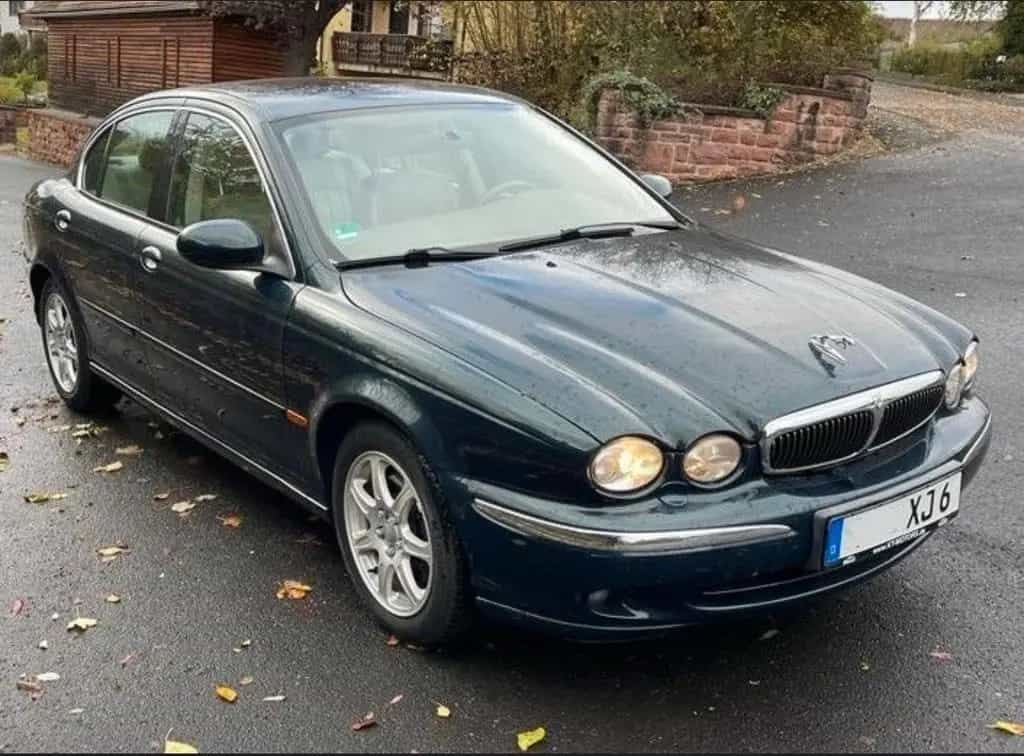Jaguar X-Type 2,5 Liter V6 Executive 04/2002-photo-1
