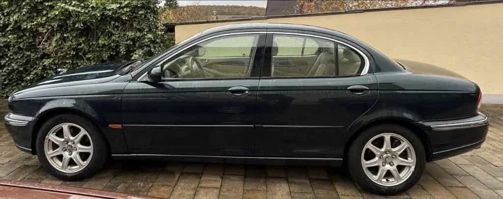 Jaguar X-Type 2,5 Liter V6 Executive 04/2002-photo-4