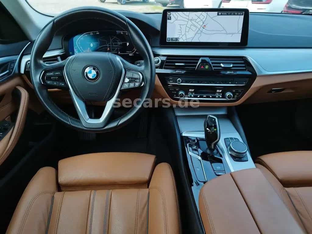 BMW 5 Series 520d Tou Laser LCPro KomfS Inno RFK HuD Pano 12/2020-photo-10