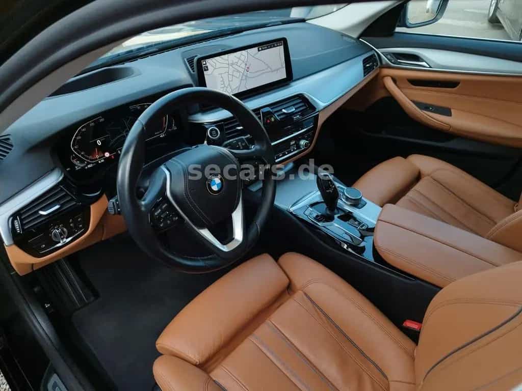 BMW 5 Series 520d Tou Laser LCPro KomfS Inno RFK HuD Pano 12/2020-photo-7