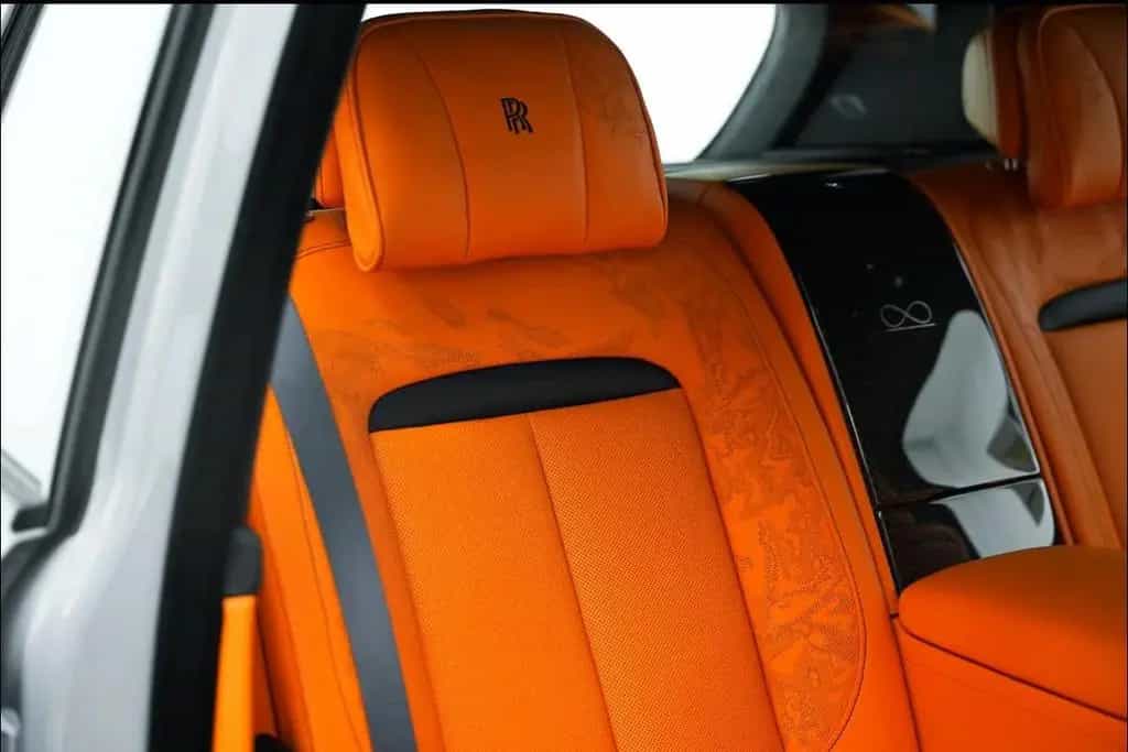 Rolls-Royce Cullinan Black Badge|4 Seats|2026 |On Stock null-photo-9