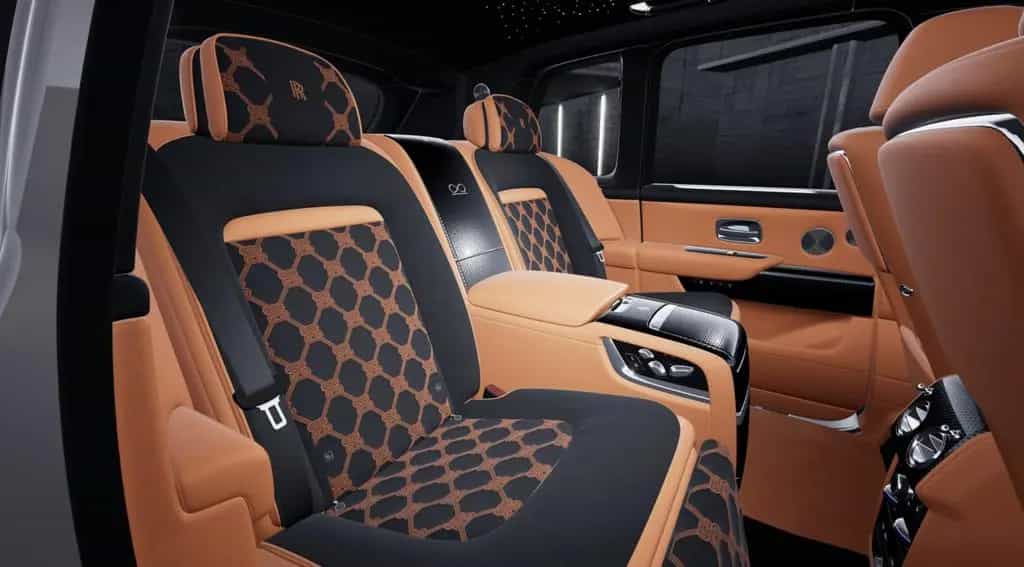 Rolls-Royce Cullinan Black Badge | 4 Seats | 2026 | On Stock null-photo-6