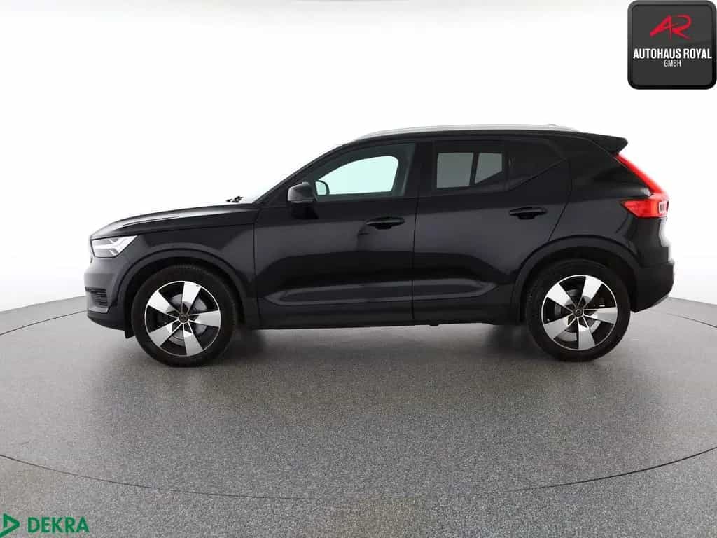 Volvo XC 40 D3 AWD PANO,HARMAN/K,360GRAD,ACC,1.HD,SH 11/2018-photo-1