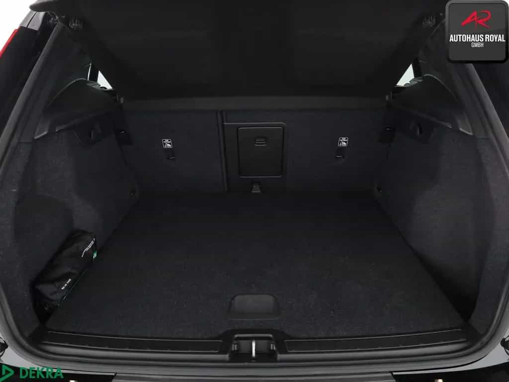 Volvo XC 40 D3 AWD PANO,HARMAN/K,360GRAD,ACC,1.HD,SH 11/2018-photo-12