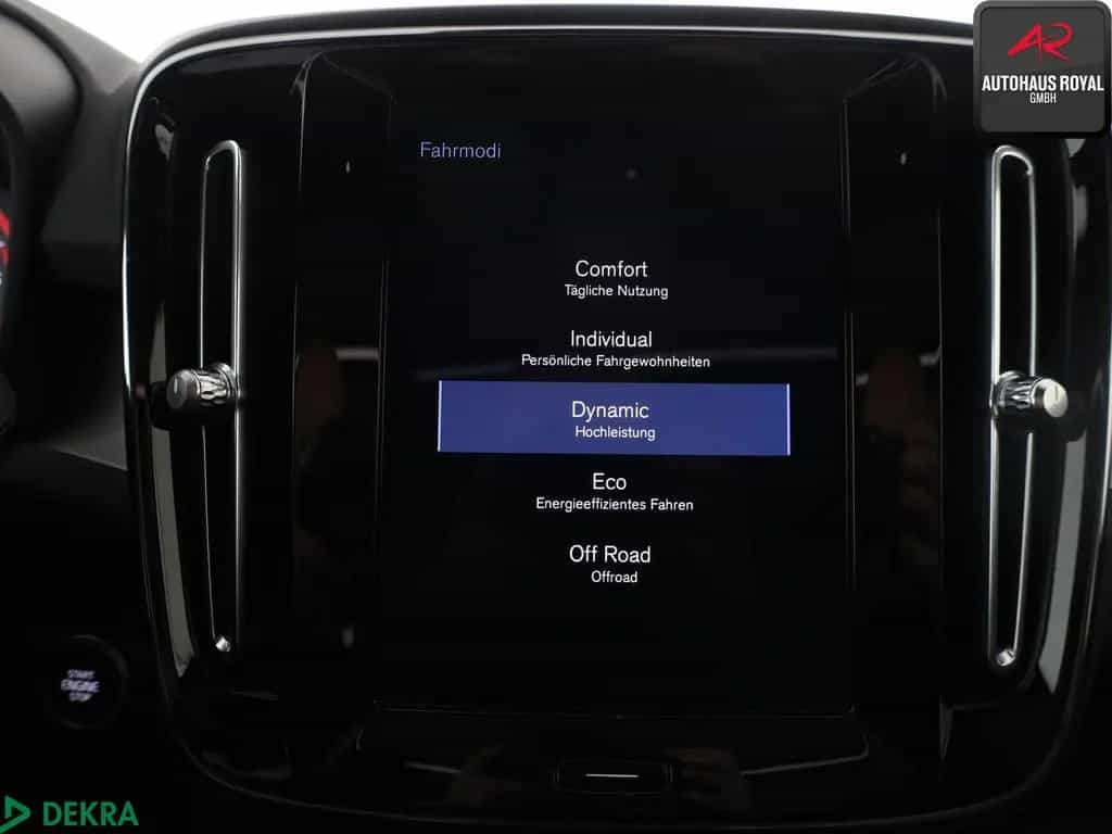 Volvo XC 40 D3 AWD PANO,HARMAN/K,360GRAD,ACC,1.HD,SH 11/2018-photo-20