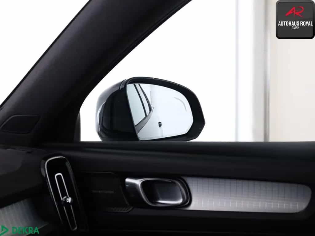 Volvo XC 40 D3 AWD PANO,HARMAN/K,360GRAD,ACC,1.HD,SH 11/2018-photo-21