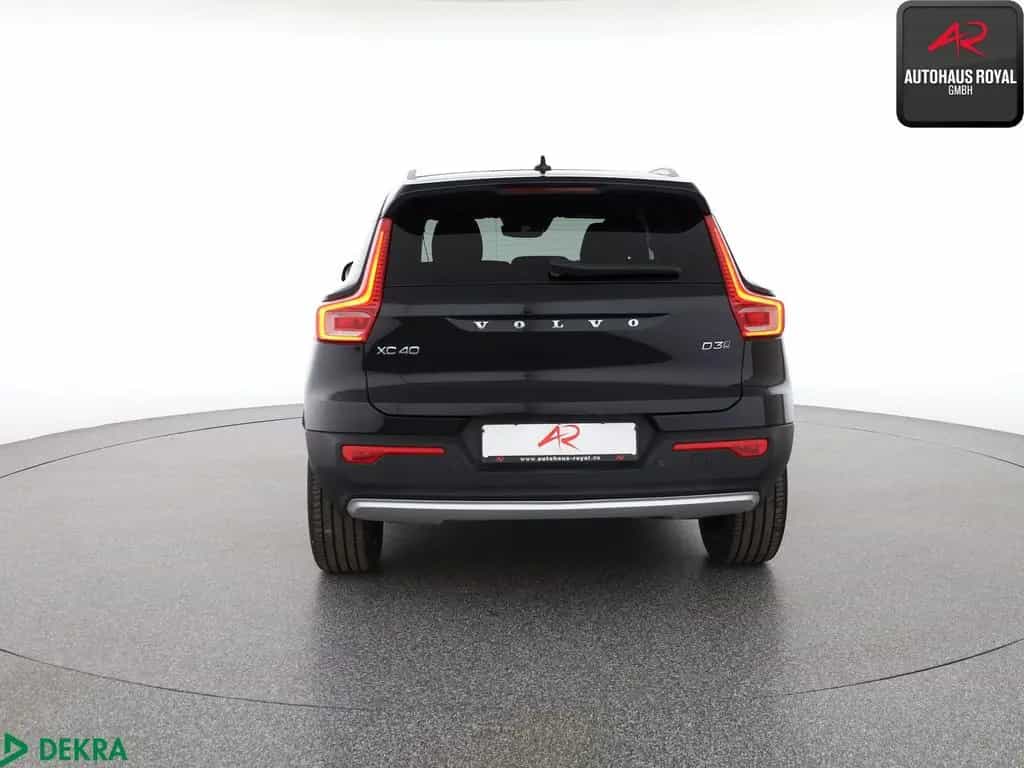 Volvo XC 40 D3 AWD PANO,HARMAN/K,360GRAD,ACC,1.HD,SH 11/2018-photo-3