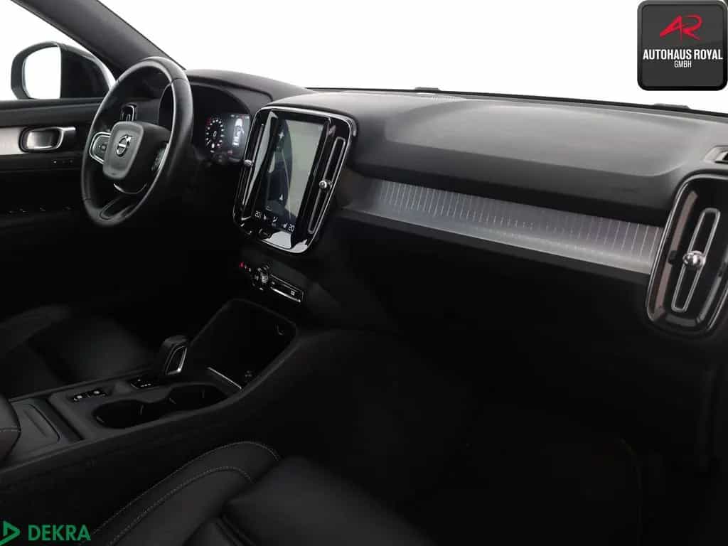 Volvo XC 40 D3 AWD PANO,HARMAN/K,360GRAD,ACC,1.HD,SH 11/2018-photo-9
