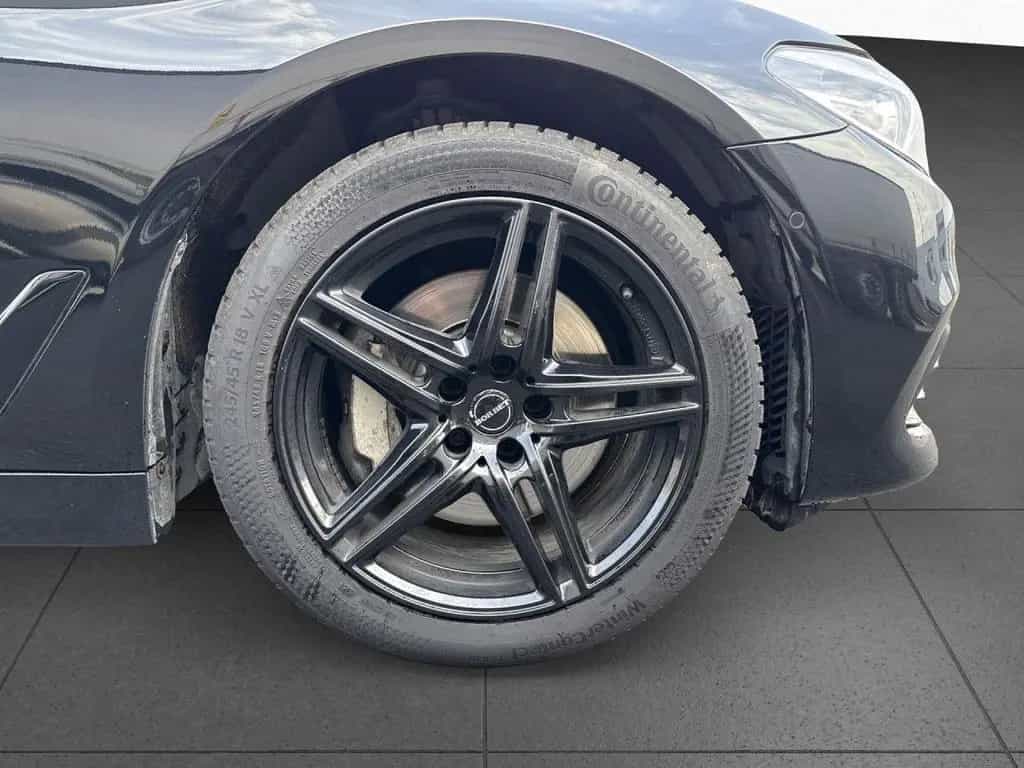 BMW 530 d xDrive Tour. SPORT NavPr DA SHZ Kam AHK 18" 08/2018-photo-15