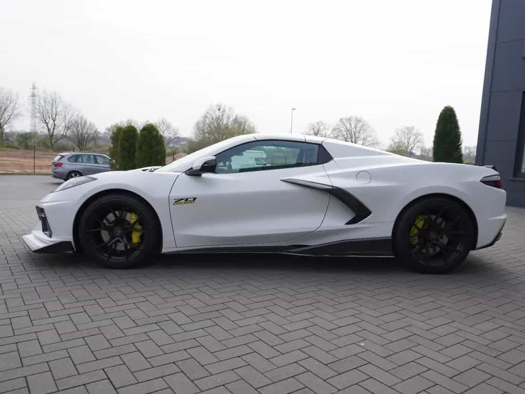 Corvette C8 Cabriolet Stingray 3 LT *Full Body Kit* 03/2022-photo-4