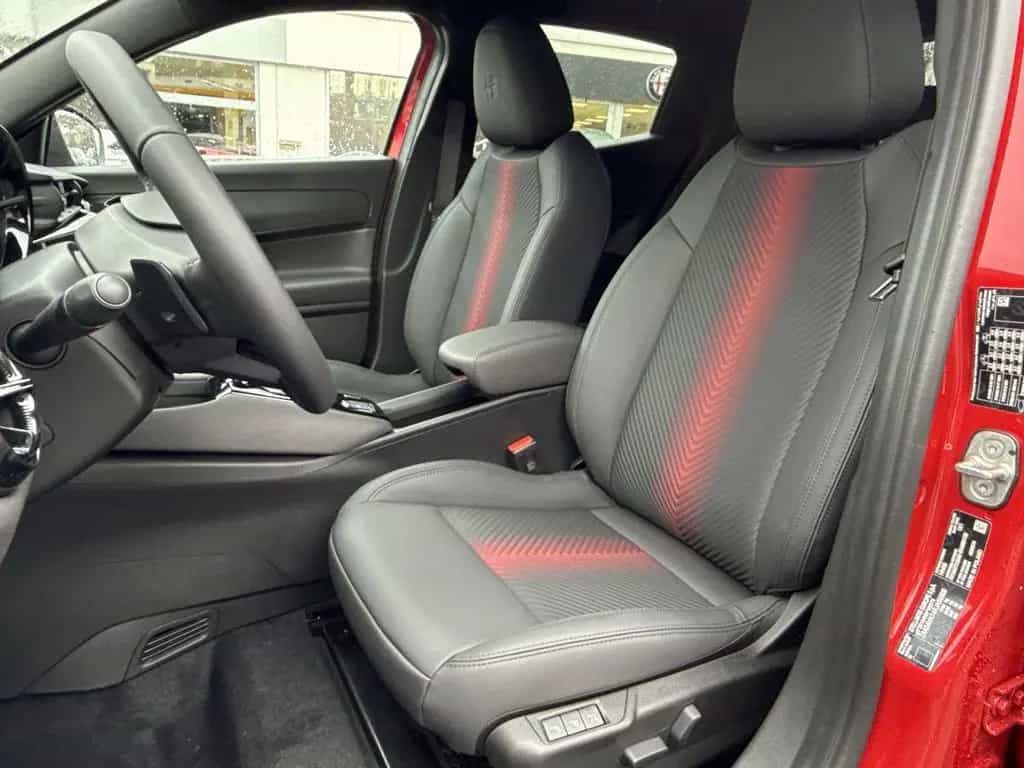 Alfa Romeo Junior 1.2 VGT Mild Hybrid Speciale +Tech Paket 03/2026-photo-14