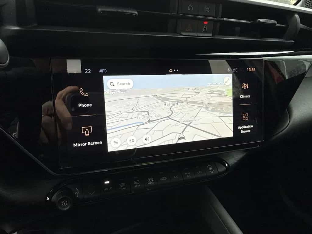 Alfa Romeo Junior 1.2 VGT Mild Hybrid Speciale +Tech Paket 03/2026-photo-18