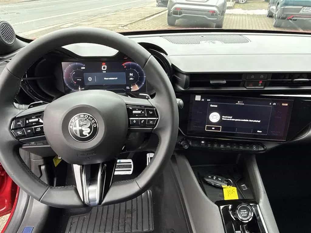 Alfa Romeo Junior 1.2 VGT Mild Hybrid Speciale +Tech Paket 03/2026-photo-19