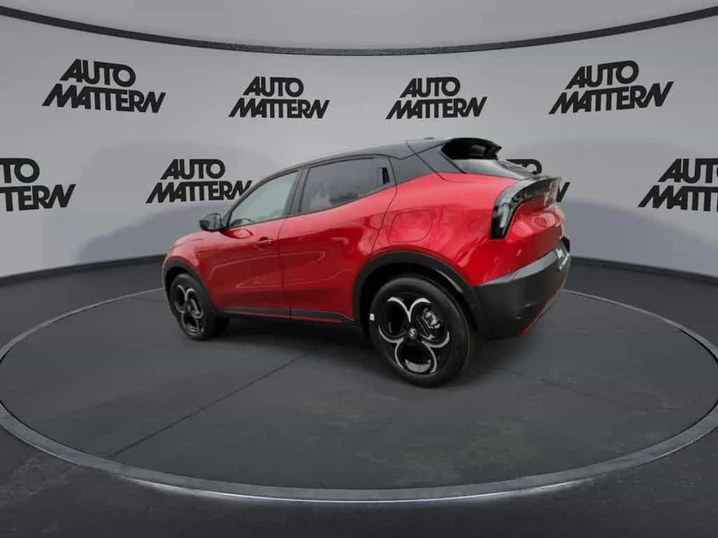 Alfa Romeo Junior 1.2 VGT Mild Hybrid Speciale +Tech Paket 03/2026-photo-5