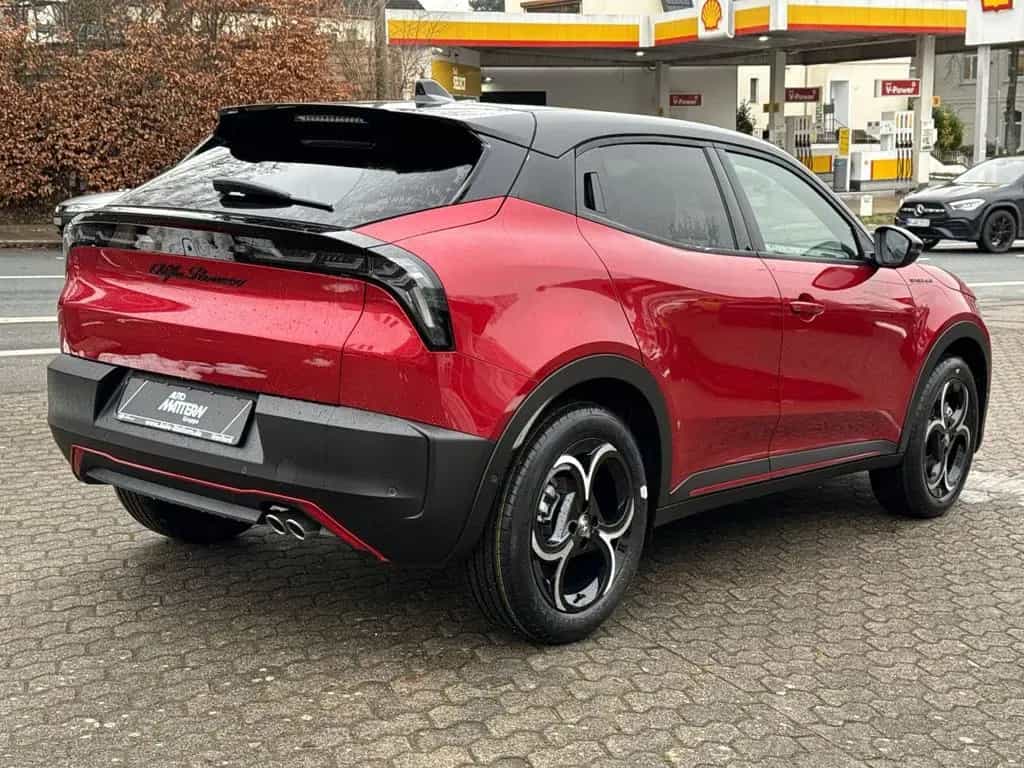 Alfa Romeo Junior 1.2 VGT Mild Hybrid Speciale +Tech Paket 03/2026-photo-9