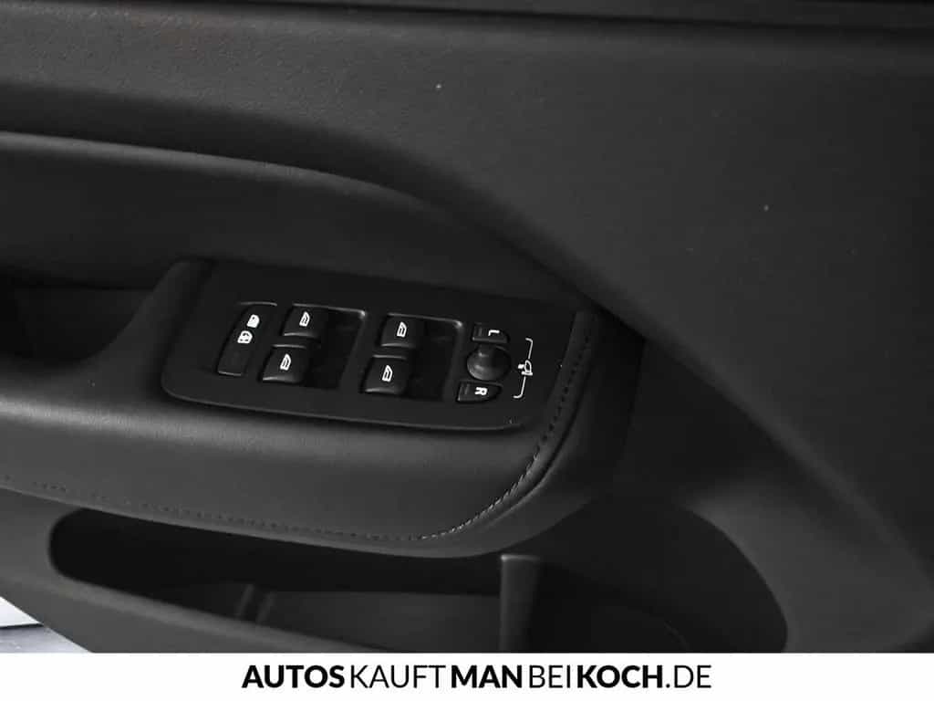 Volvo XC60 B4 D Plus Dark ACC BLIS V-LED 4xSHz MEM HK 02/2024-photo-18