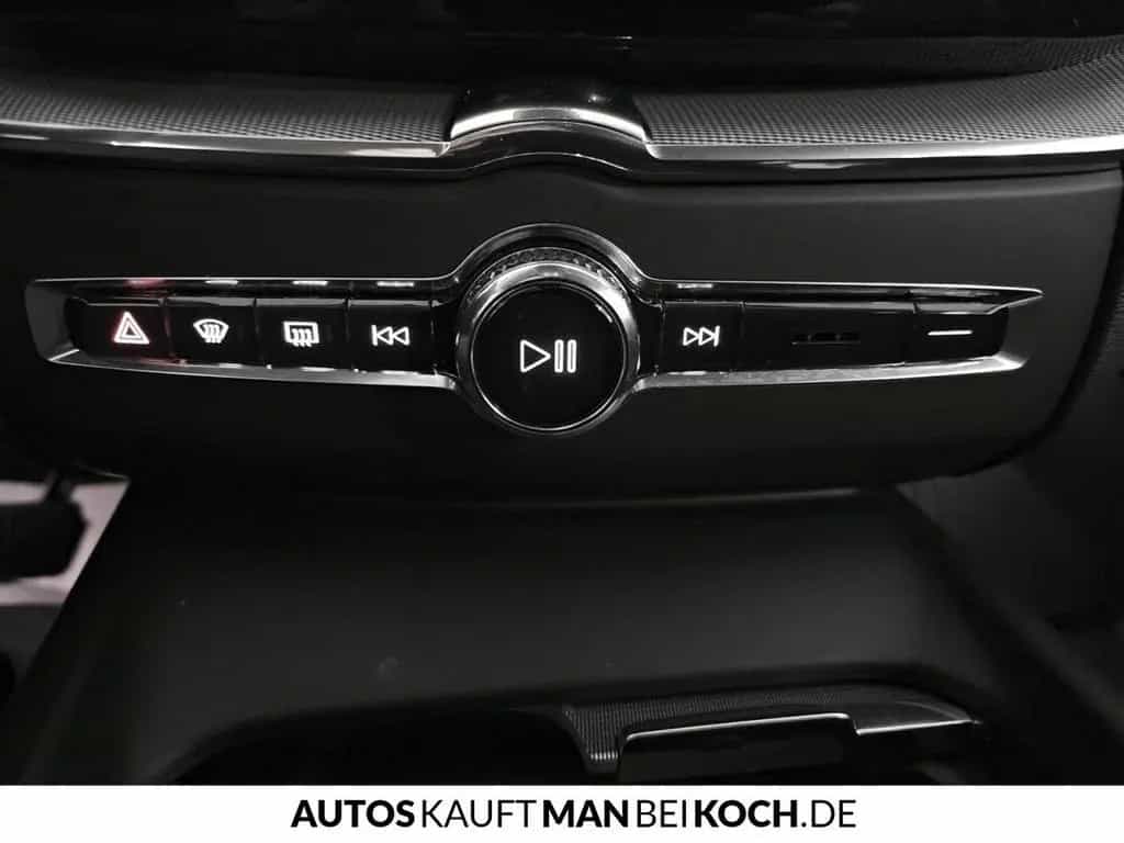Volvo XC60 B4 D Plus Dark ACC BLIS V-LED 4xSHz MEM HK 02/2024-photo-26