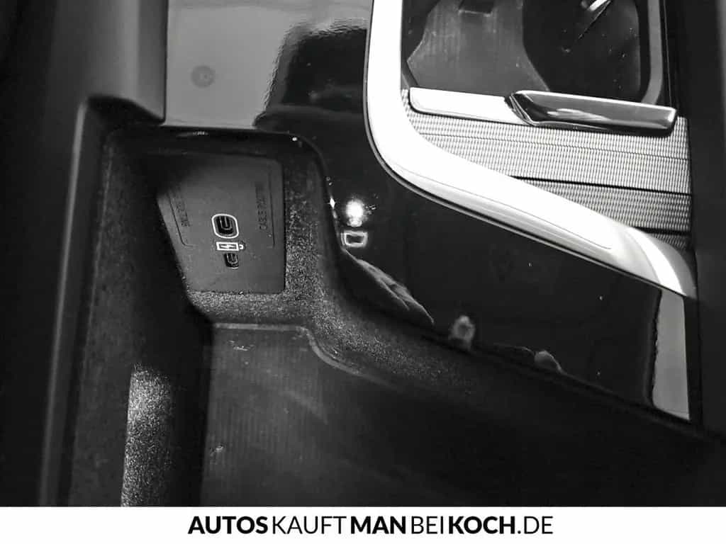 Volvo XC60 B4 D Plus Dark ACC BLIS V-LED 4xSHz MEM HK 02/2024-photo-29