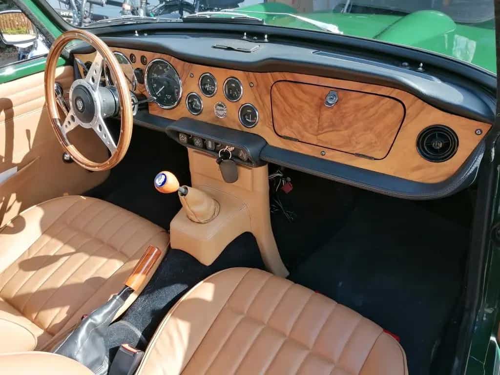 Triumph TR5 TR250 07/1968-photo-8