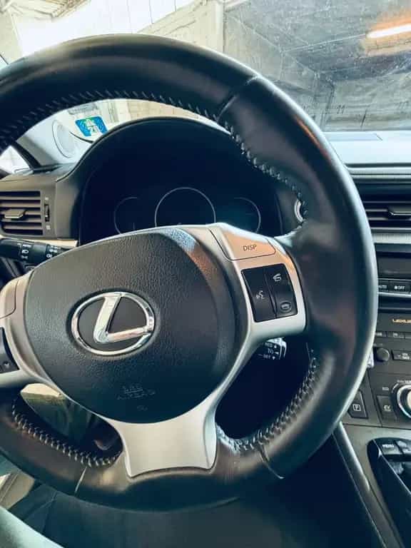 Lexus CT200h | Scheckheft Lexus | Garagenwagen 03/2011-photo-15