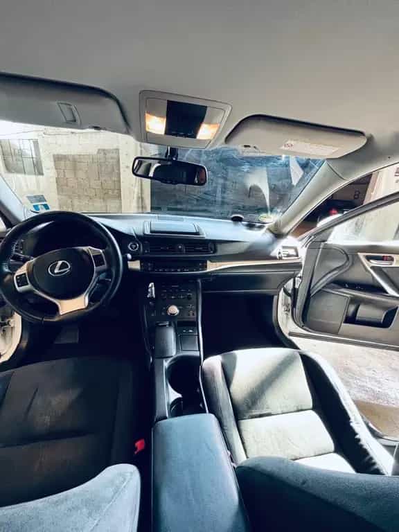 Lexus CT200h | Scheckheft Lexus | Garagenwagen 03/2011-photo-18