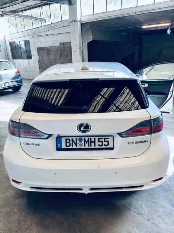 Lexus CT200h | Scheckheft Lexus | Garagenwagen 03/2011-photo-4