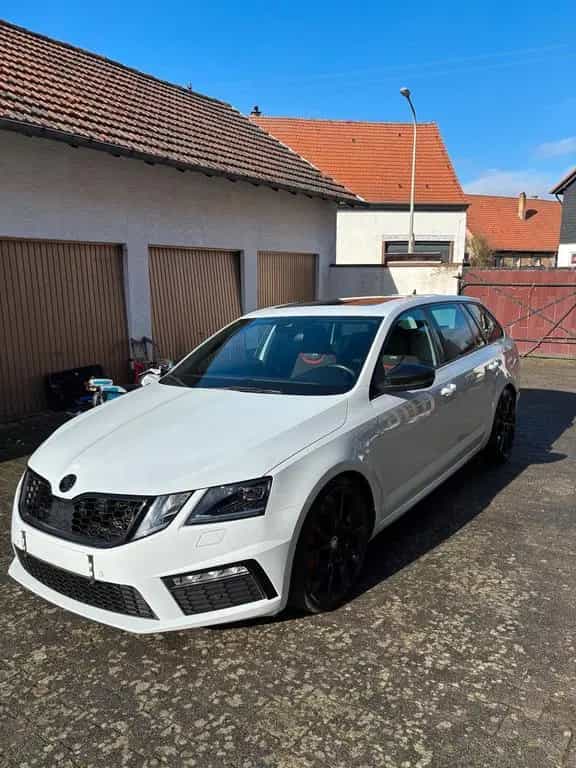 Skoda Octavia RS 02/2018-photo-0